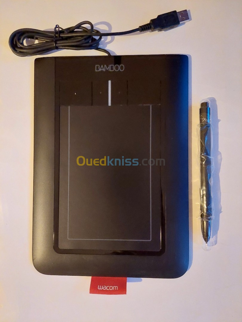 Tablette tactile et stylet Wacom CTH460 Bamboo Multitouch