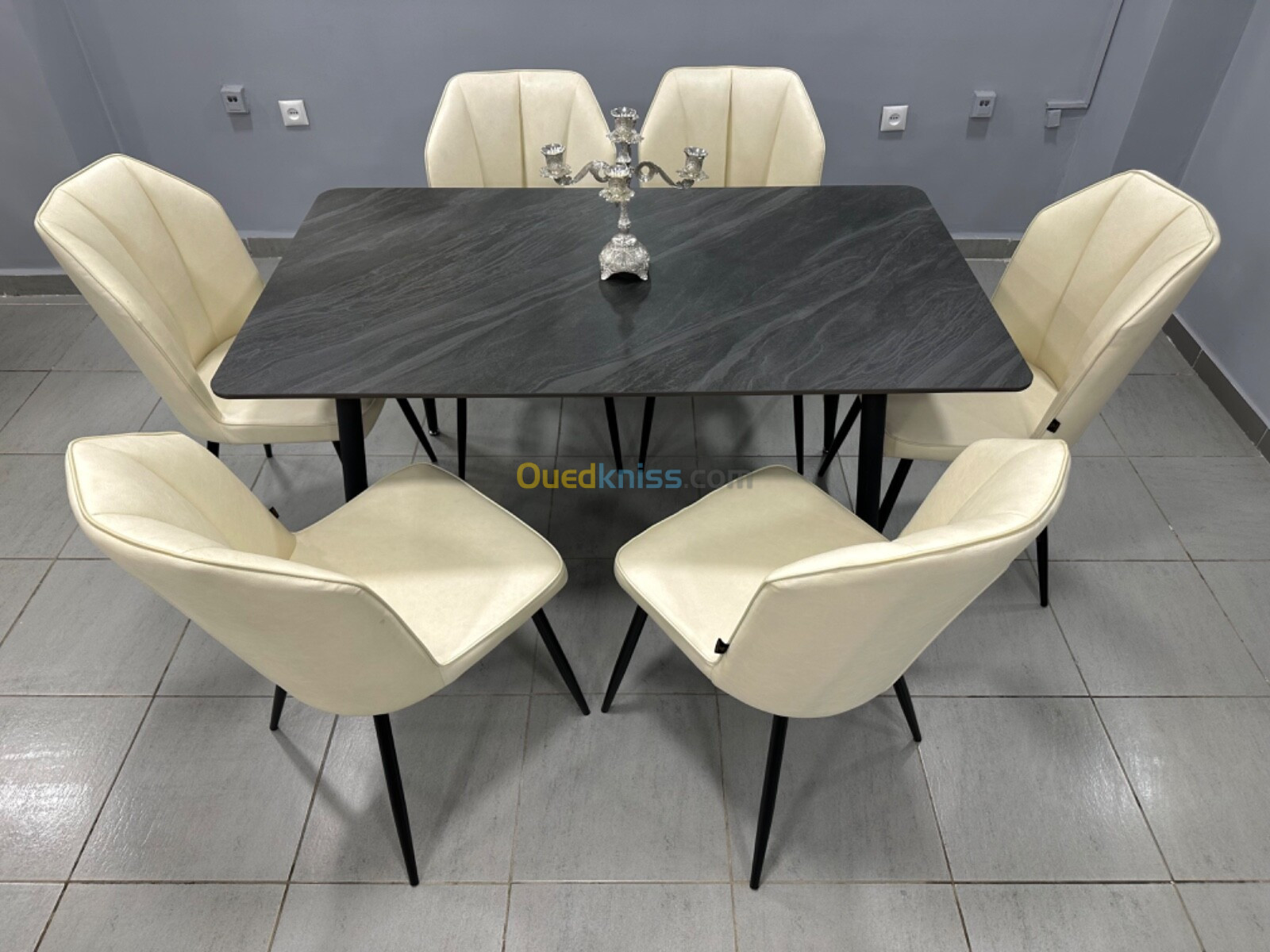 TABLE CUISINE 6 chaises simili cuir 100 importation 