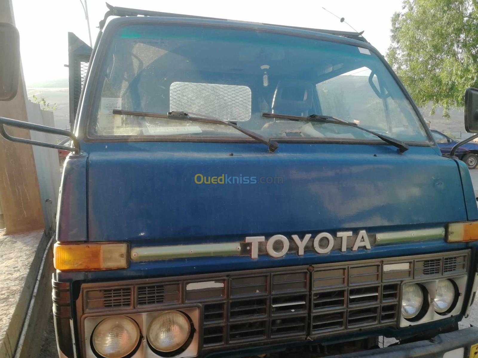 Toyota B30 1988