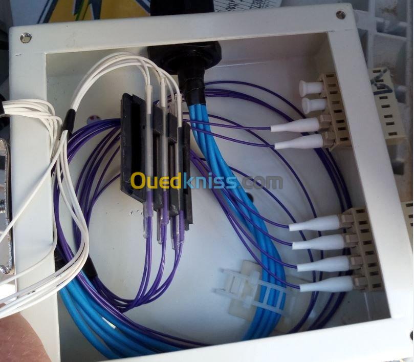 Raccordement de câbles fibre optique 