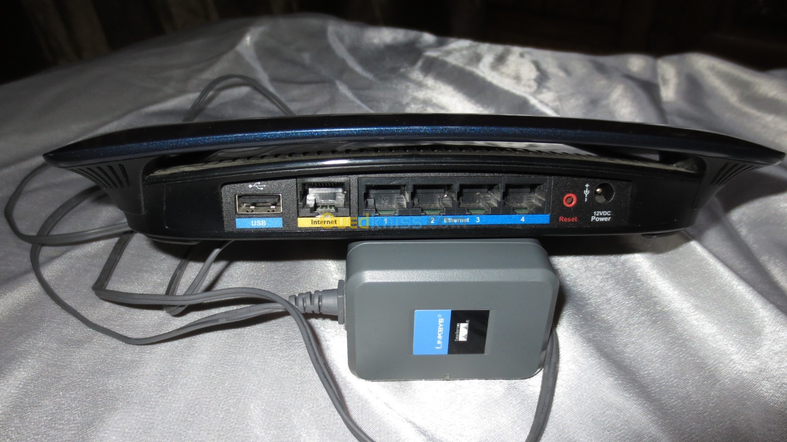 Cisco-Linksys WRT610N Simultaneous Dual-N Band Wireless Router WIFI