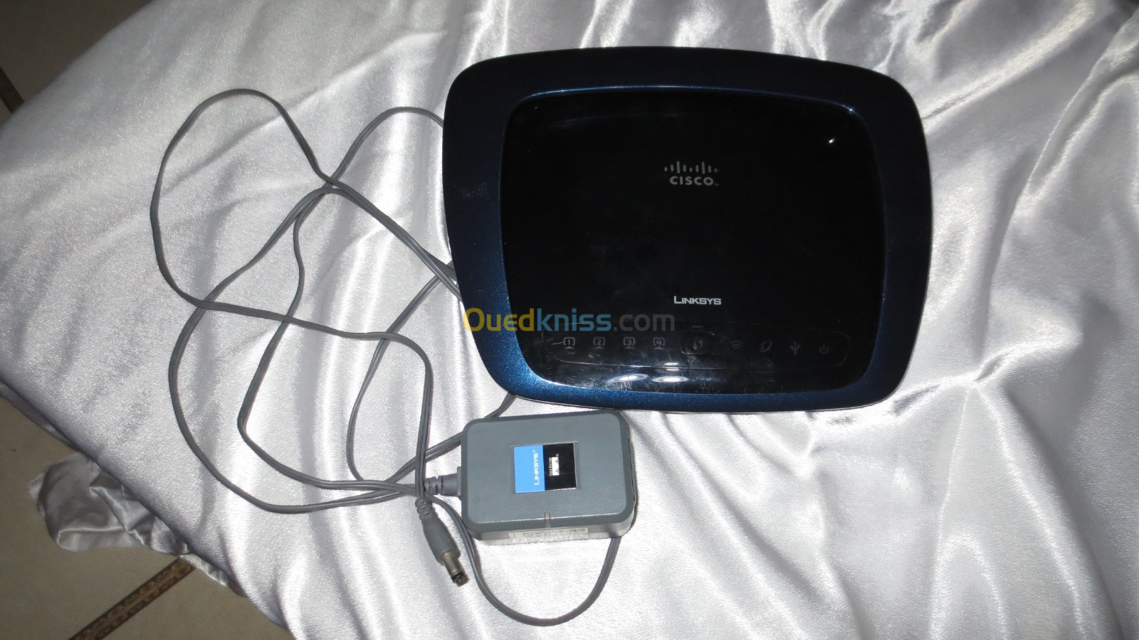 Cisco-Linksys WRT610N Simultaneous Dual-N Band Wireless Router WIFI