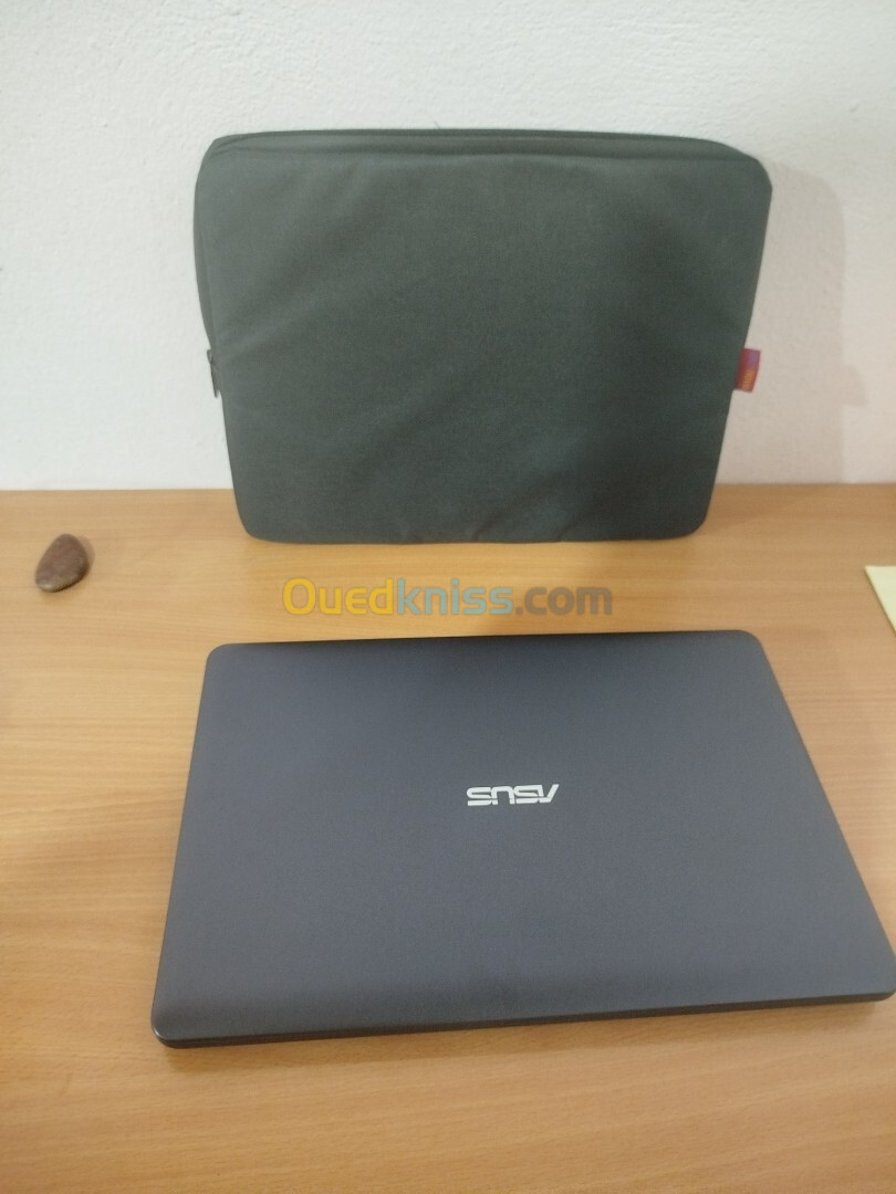 Asus vivobook i3 - 7100U