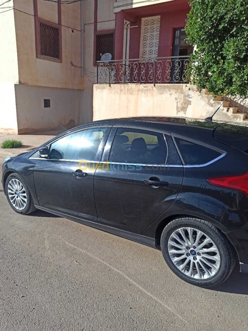 Ford Focus 5 portes 2012 Titanium