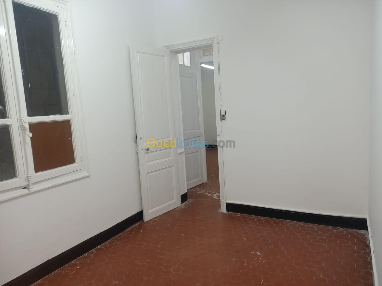 Location Appartement F4 Annaba Annaba