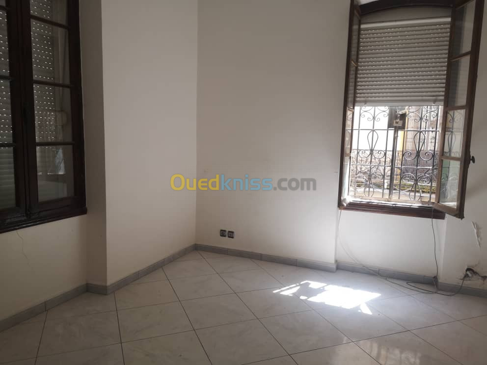 Location Appartement F5 Annaba Annaba