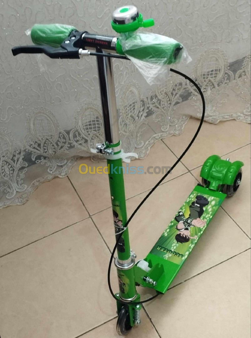 Trottinette importation pliable avec roues lumineuses . Frein + Sonnette pour enfants Prix promo  