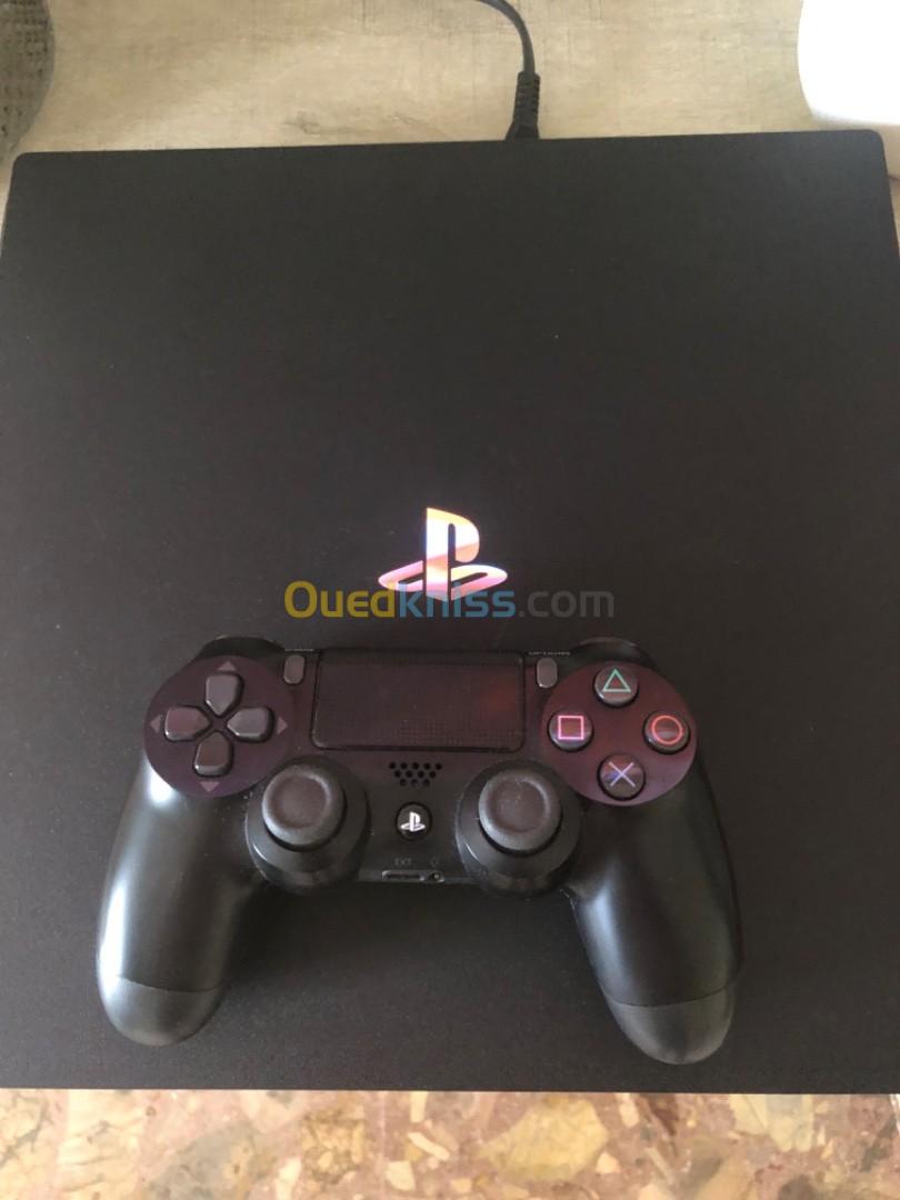 Ps4 pro 1 tb européen (caba 10/10) avec 1 manette originale cable et 1 jeux