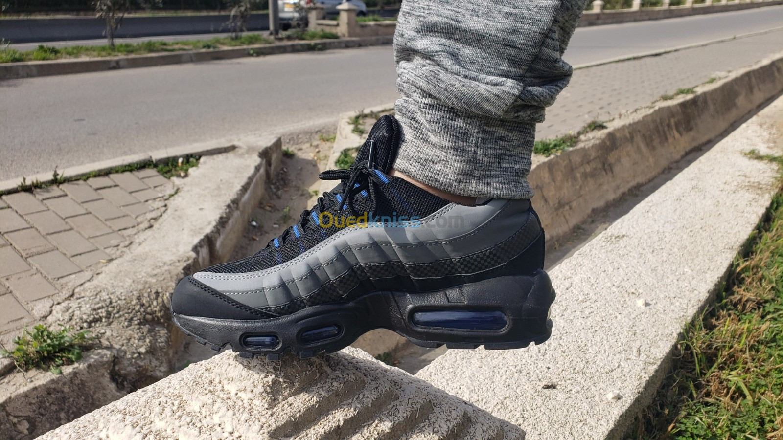 Air max 95 clearance black grape on feet