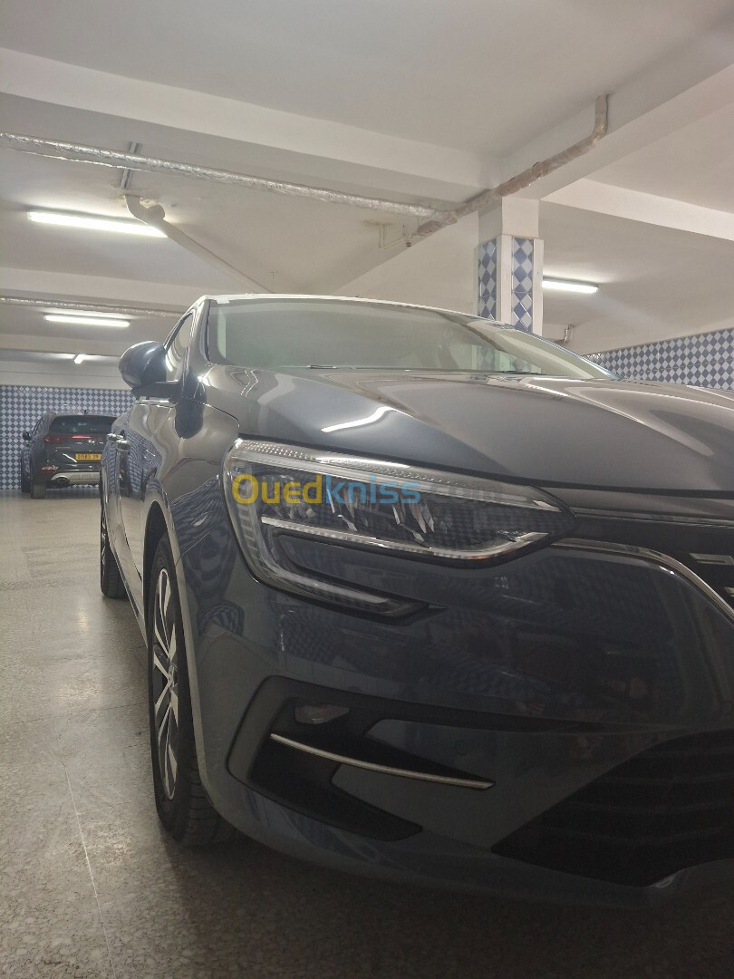 Renault Megane 2023 Sedam