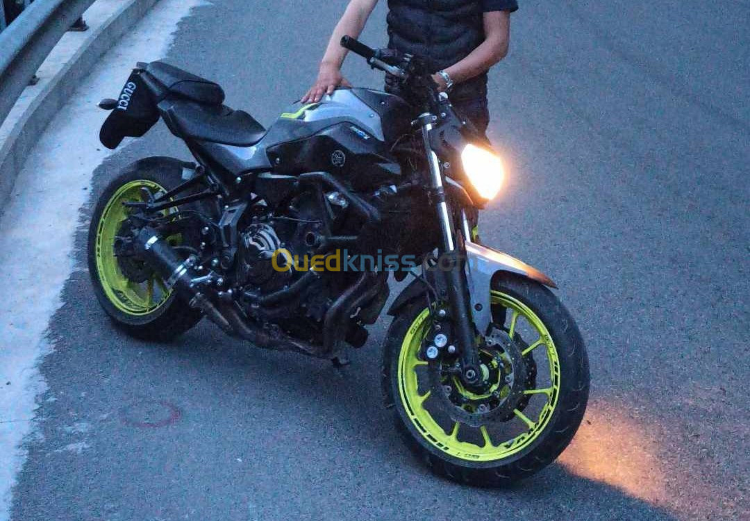 Yamaha mt 07 YMAHA Mt 07 2017