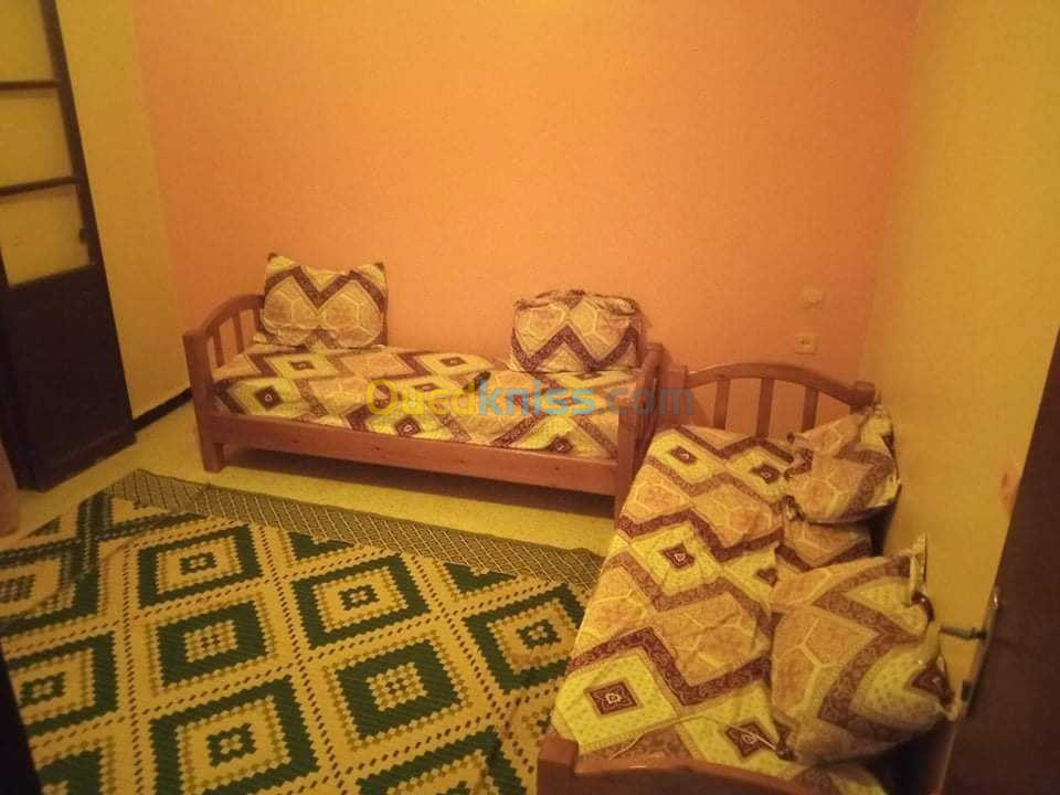 Location vacances Appartement F3 Skikda Collo