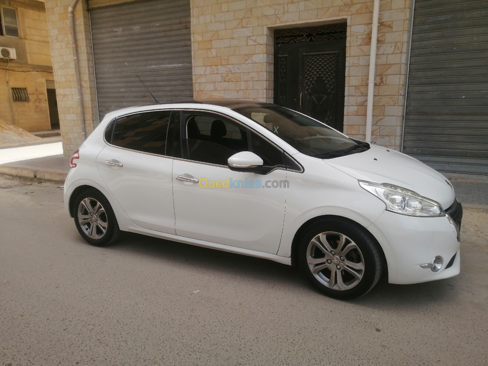 Peugeot 208 2015 Allure