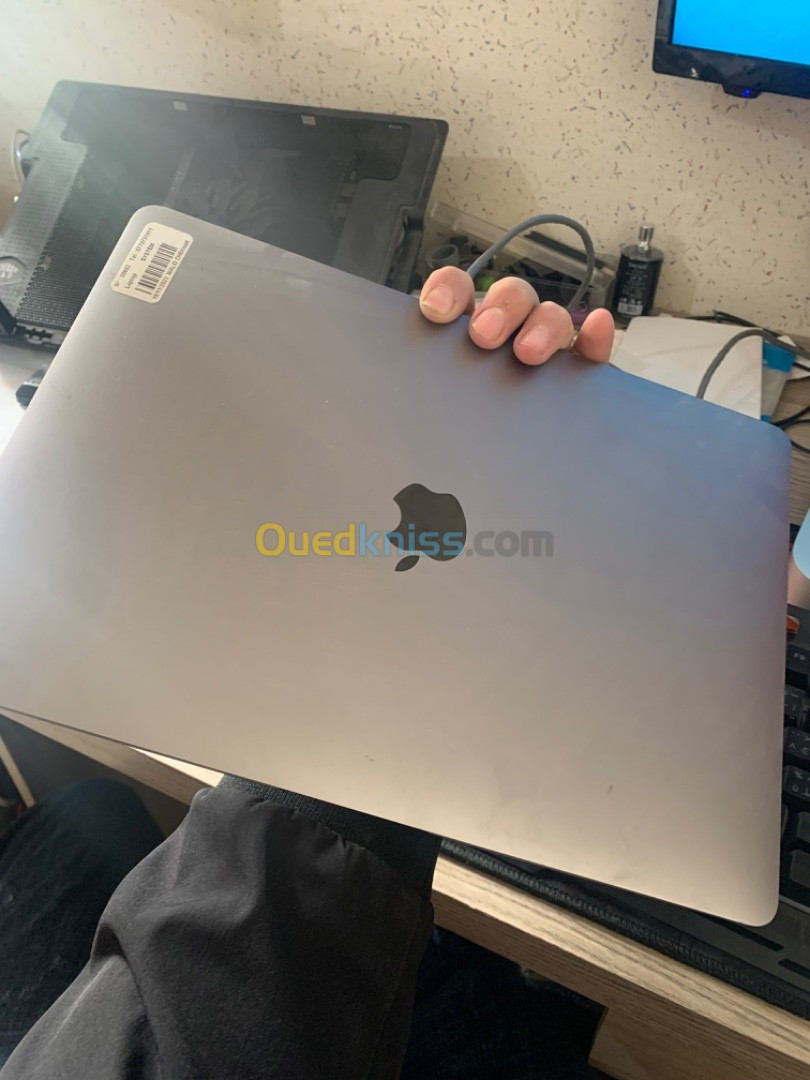 Mac book air 2019 icloud clean 