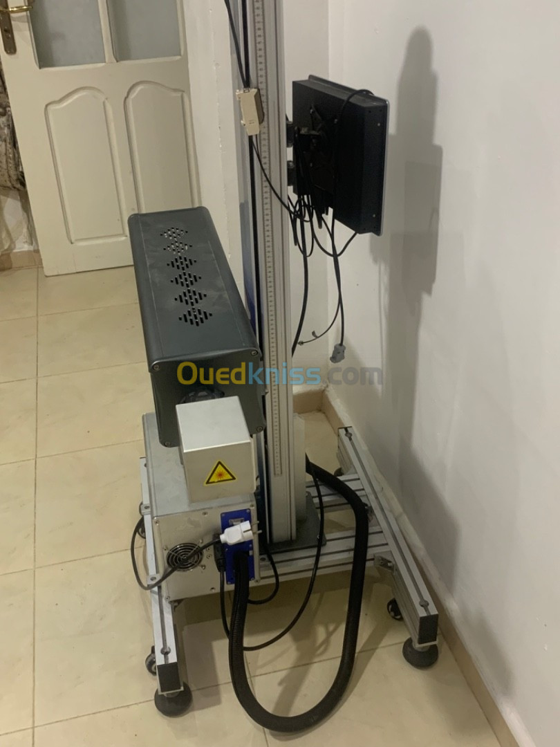 Dateur laser machine