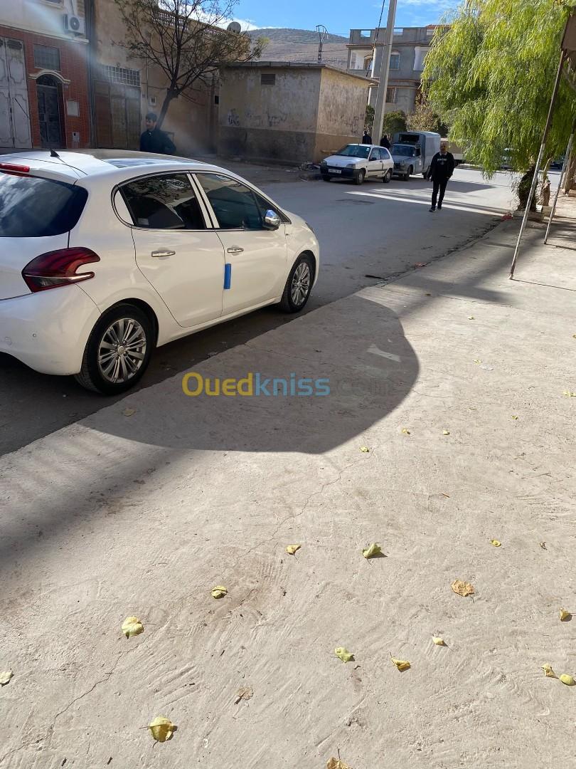 Peugeot 208 2015 Active Facelift