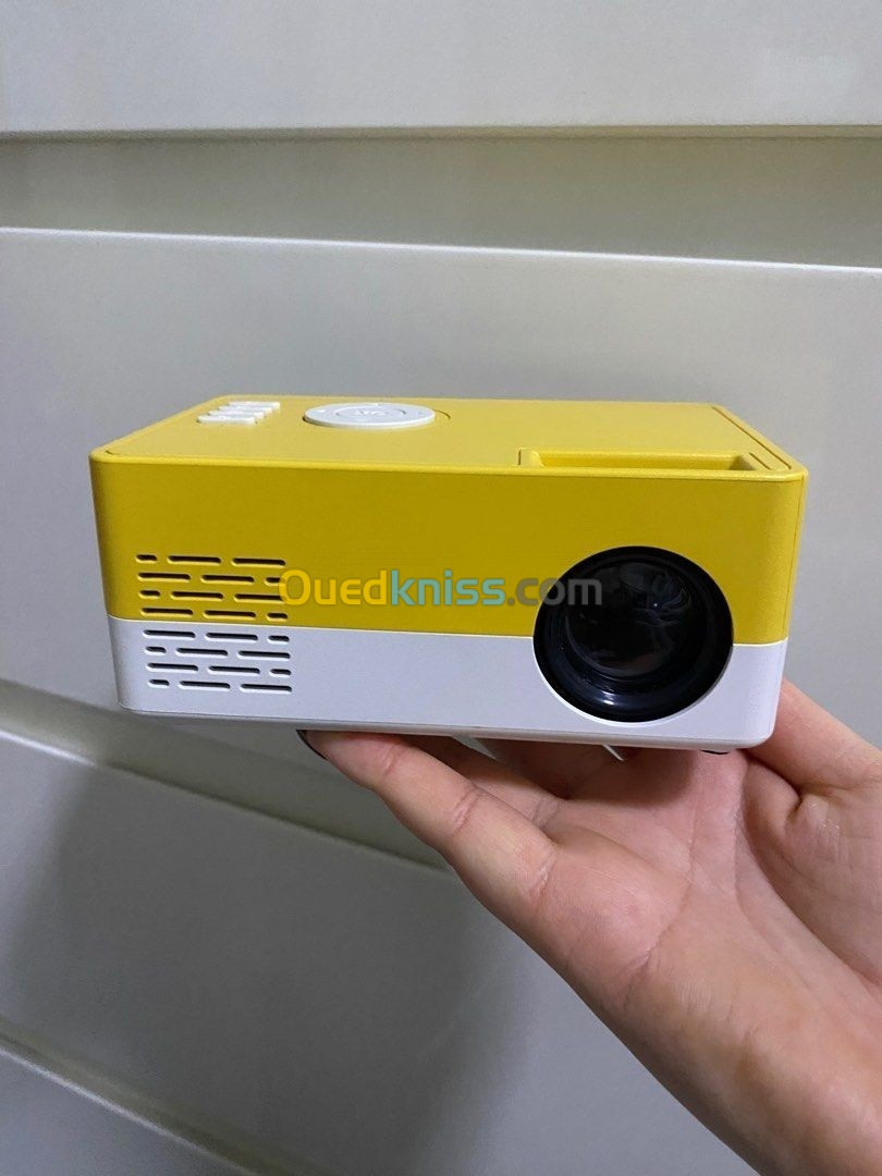 Borrego Mini Portable HD LED Projector