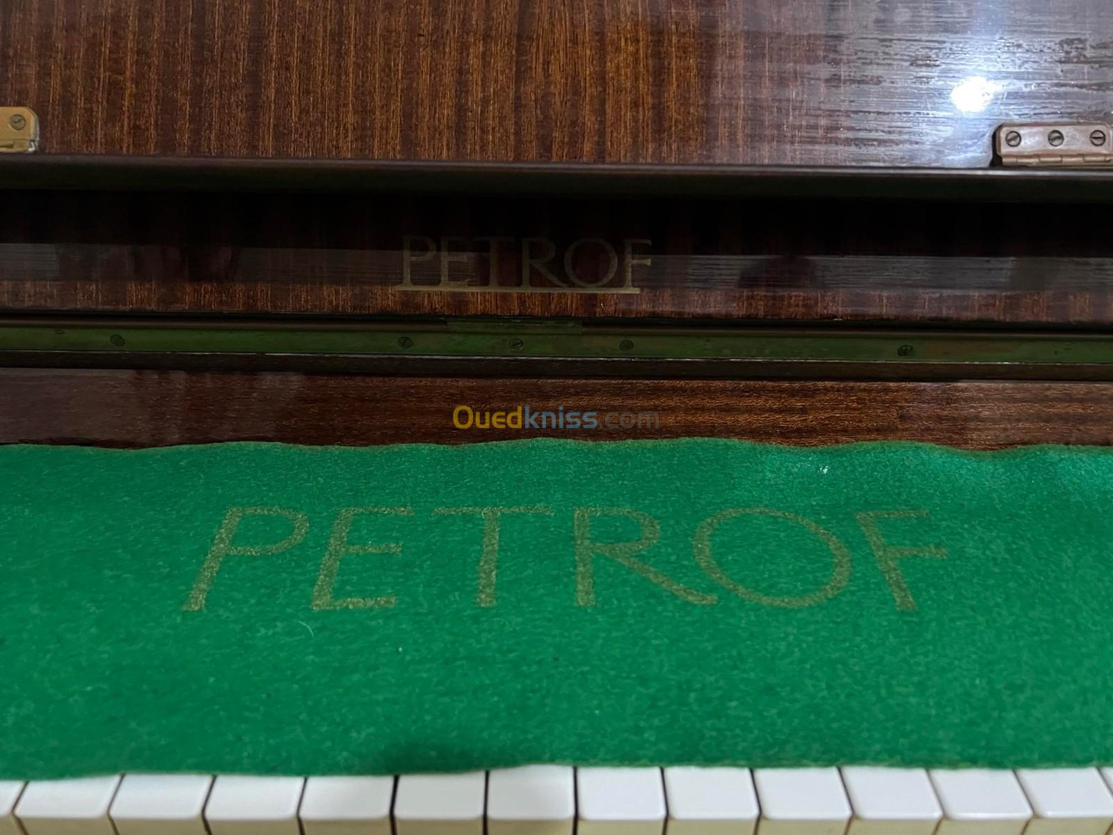 Piano  petrof a vendre