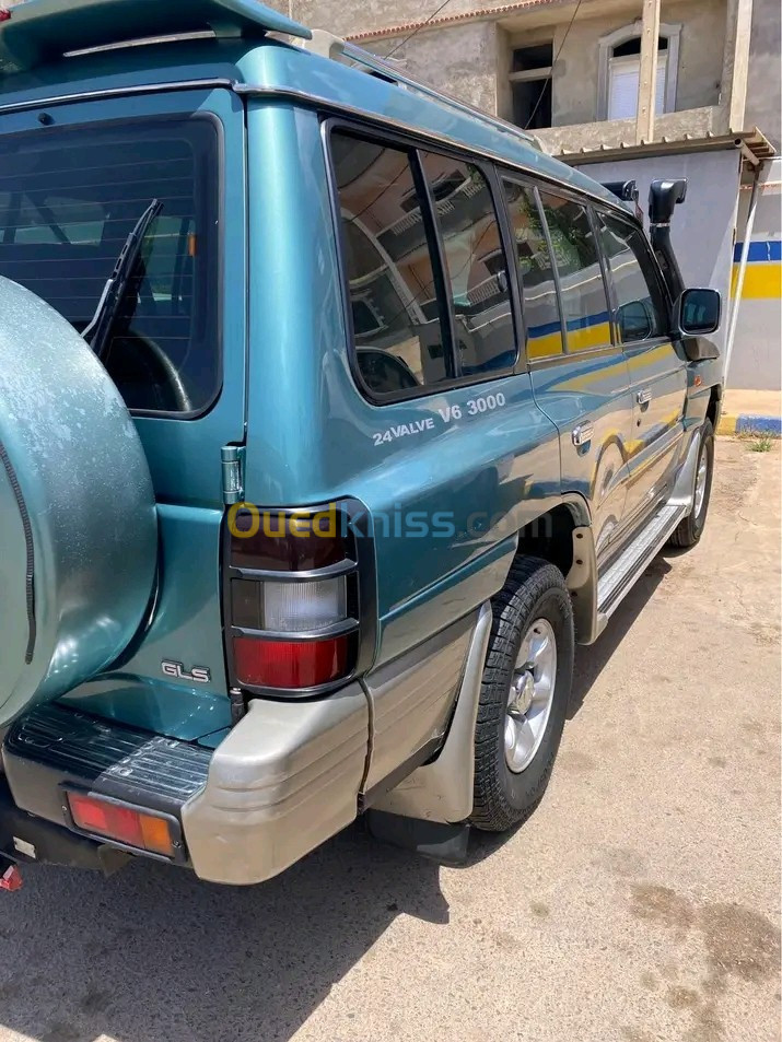 Mitsubishi Pajero Court 2000 Pajero Court