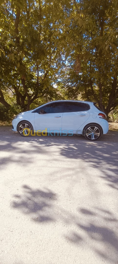 Peugeot 208 2016 Allure Facelift