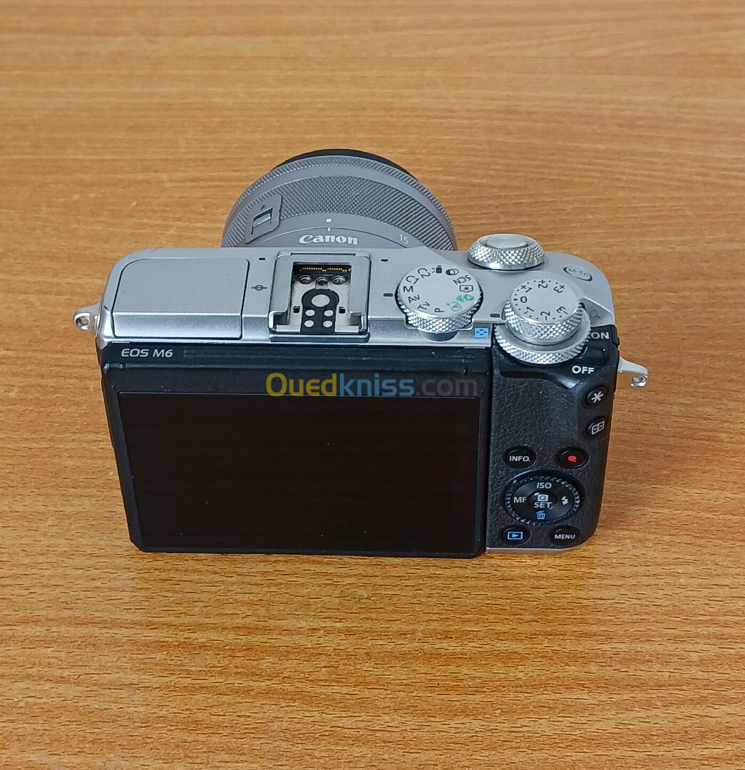 Canon eos m6