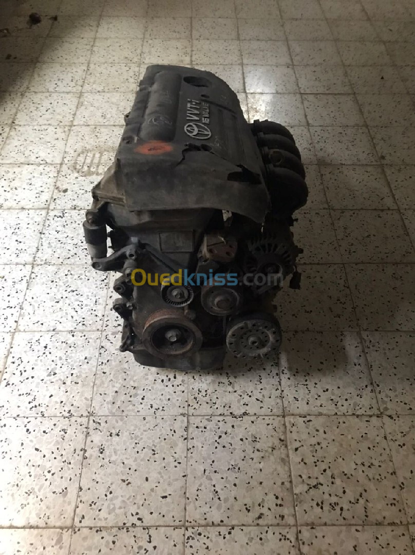 moteur toyota corolla 2008 1.6 essence 