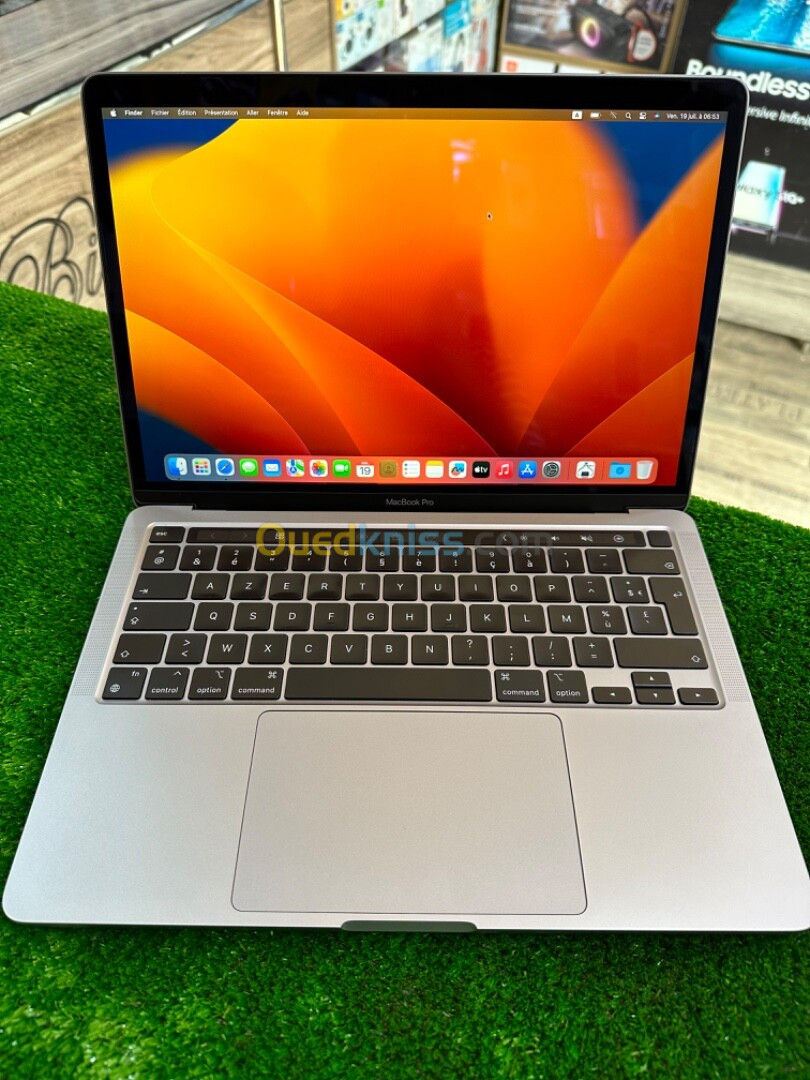 MacBook pro 2019 16.2" Touch Bar i9 16G ram 1TB SSD et disponible 512G