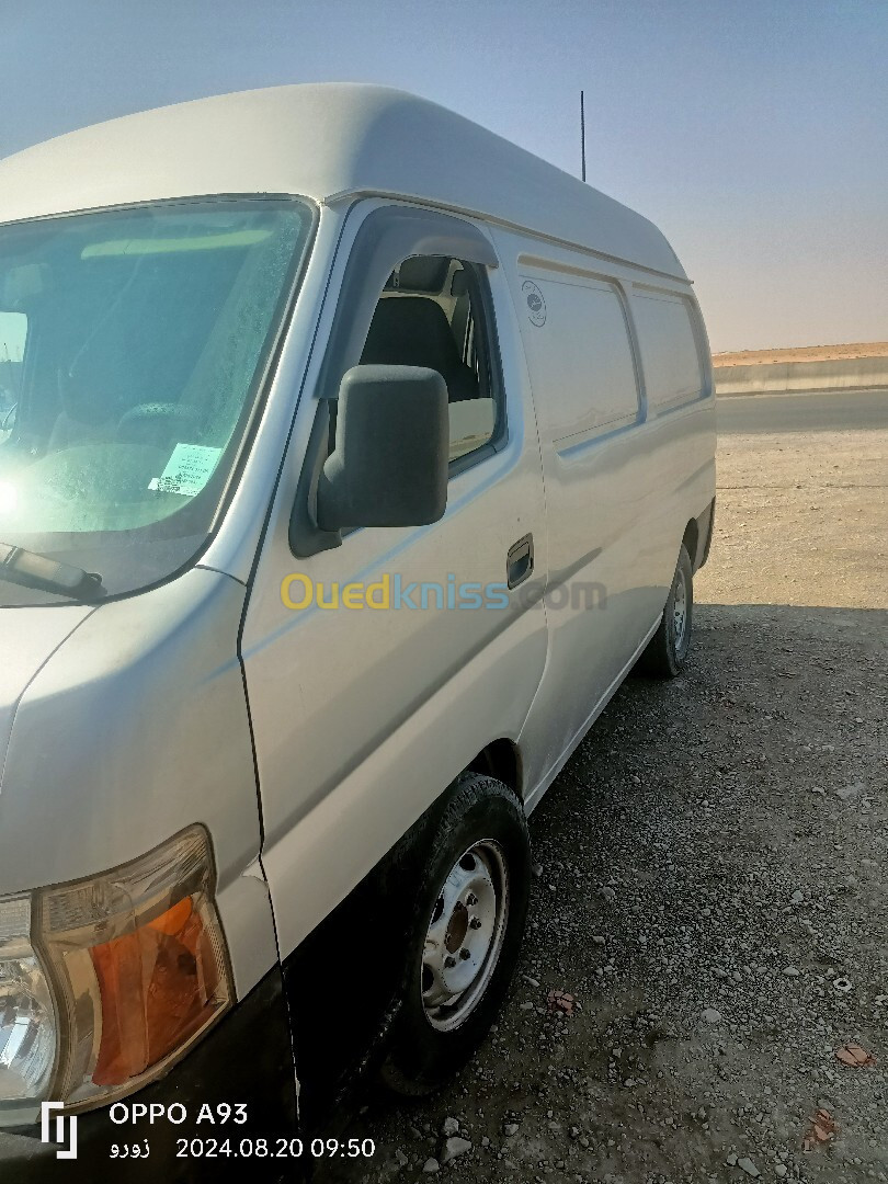 Nissan Urvan 2011 Fourgon