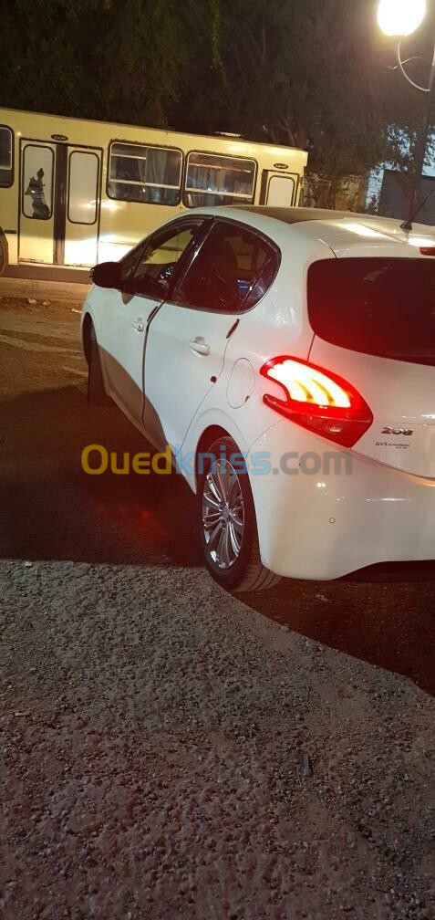 Peugeot 208 2018 HDI