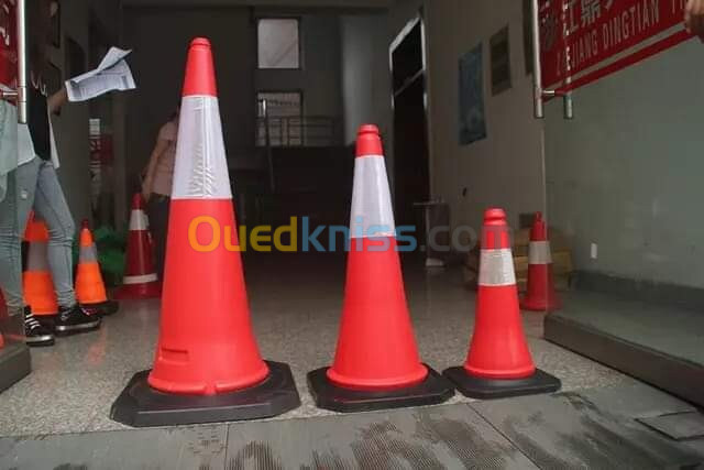 CONE DE SIGNALISATION 