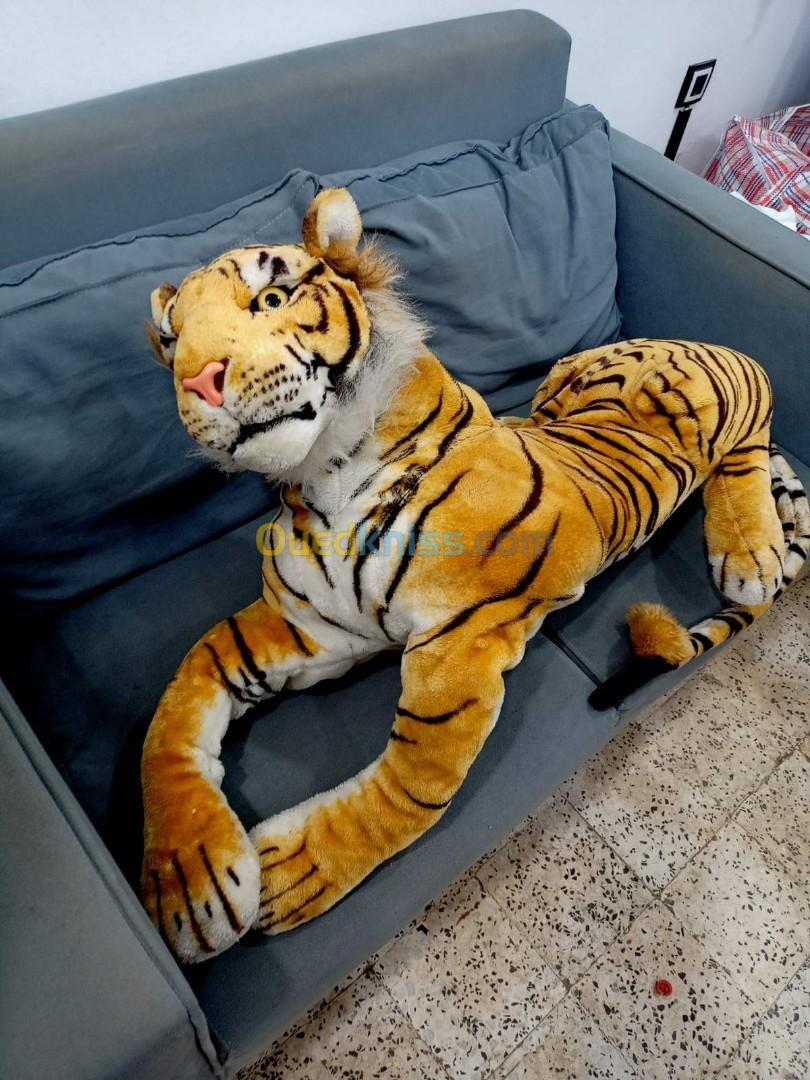 Grand tigre en peluche