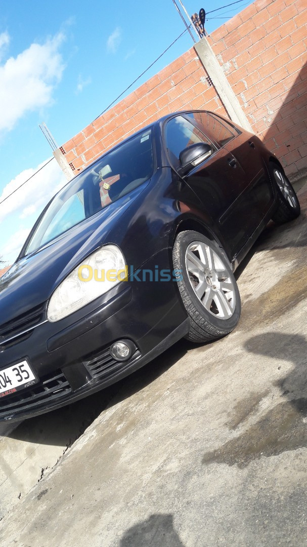 Volkswagen Golf 5 2004 Carat