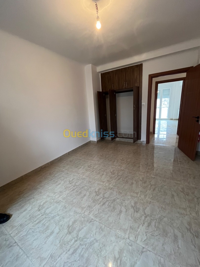 Location Appartement F4 Alger Hydra