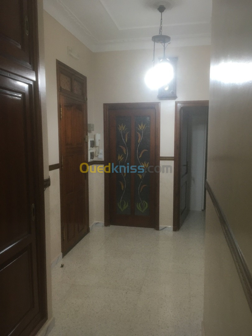 Location Niveau De Villa F4 Blida Blida