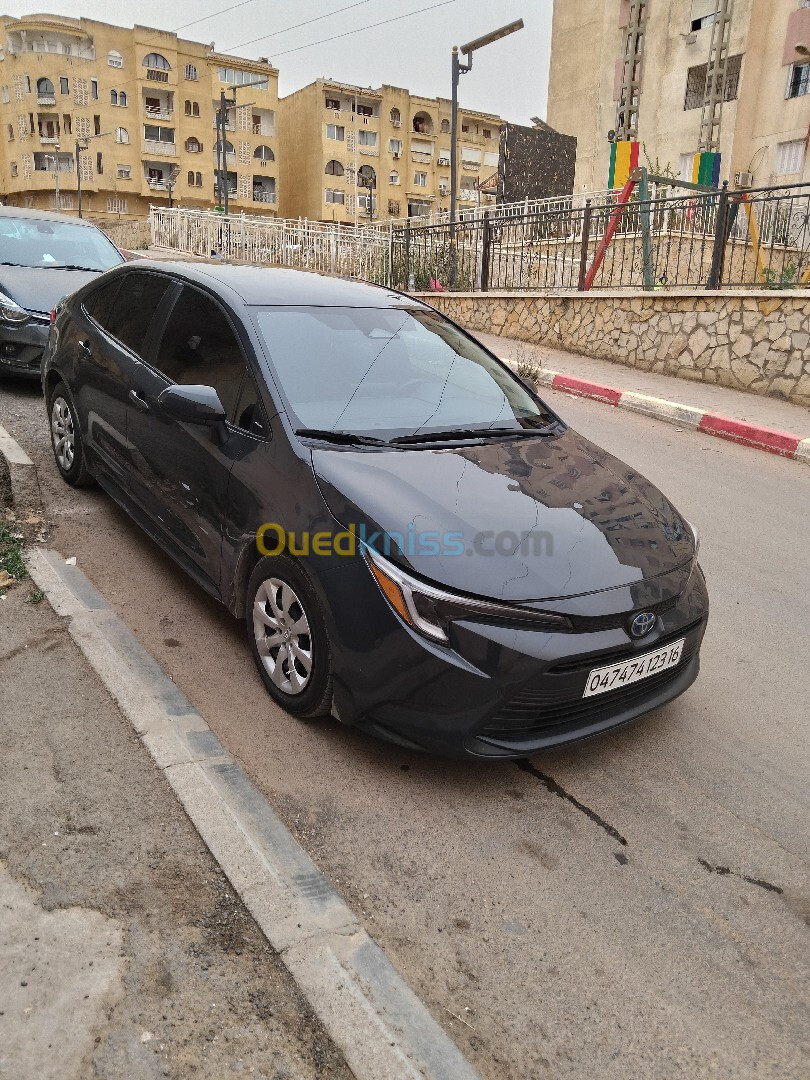 Toyota Corolla hybrid 2023 LE