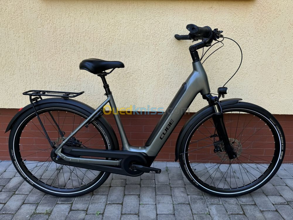 Vélo électrique CUBE taille L 2024