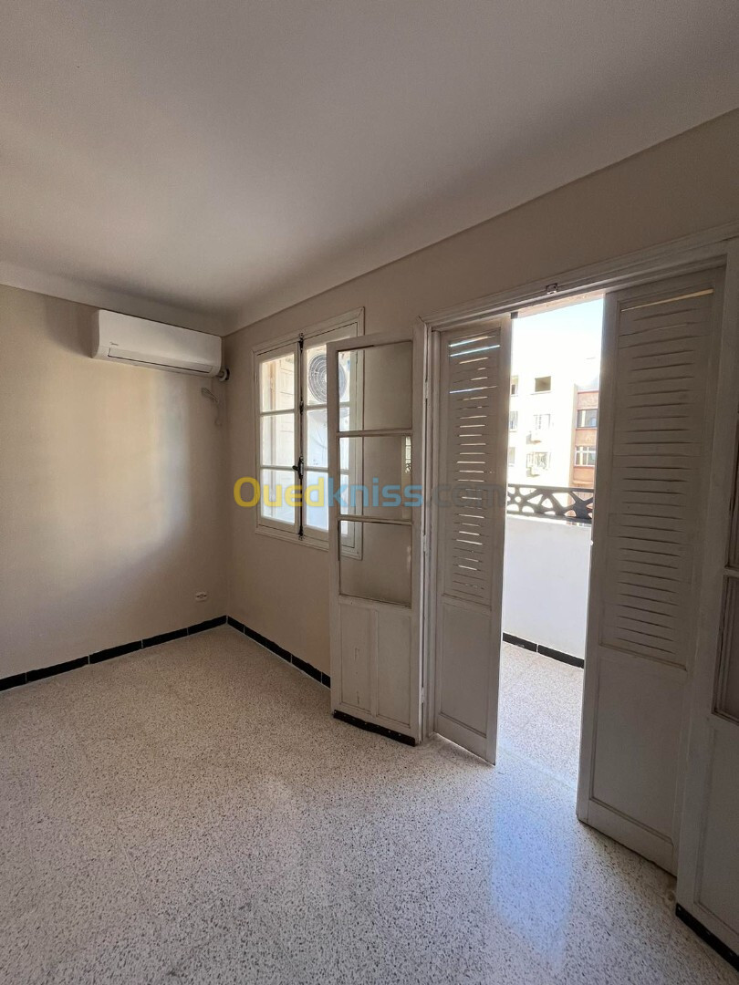 Location Appartement F4 Alger Draria