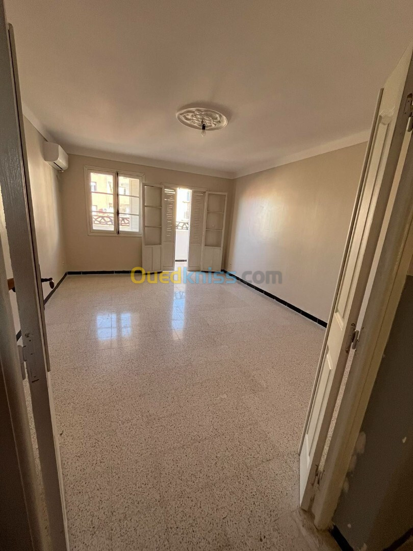 Location Appartement F4 Alger Draria