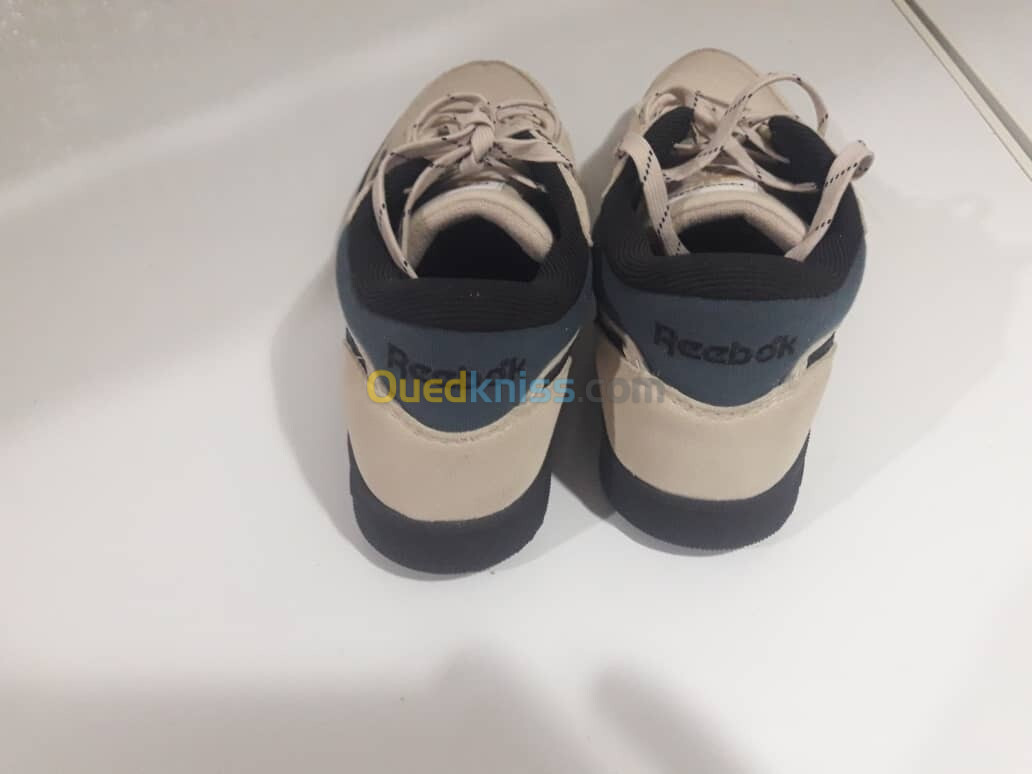 Chaussure neuve de marque Reebok original venue de France 