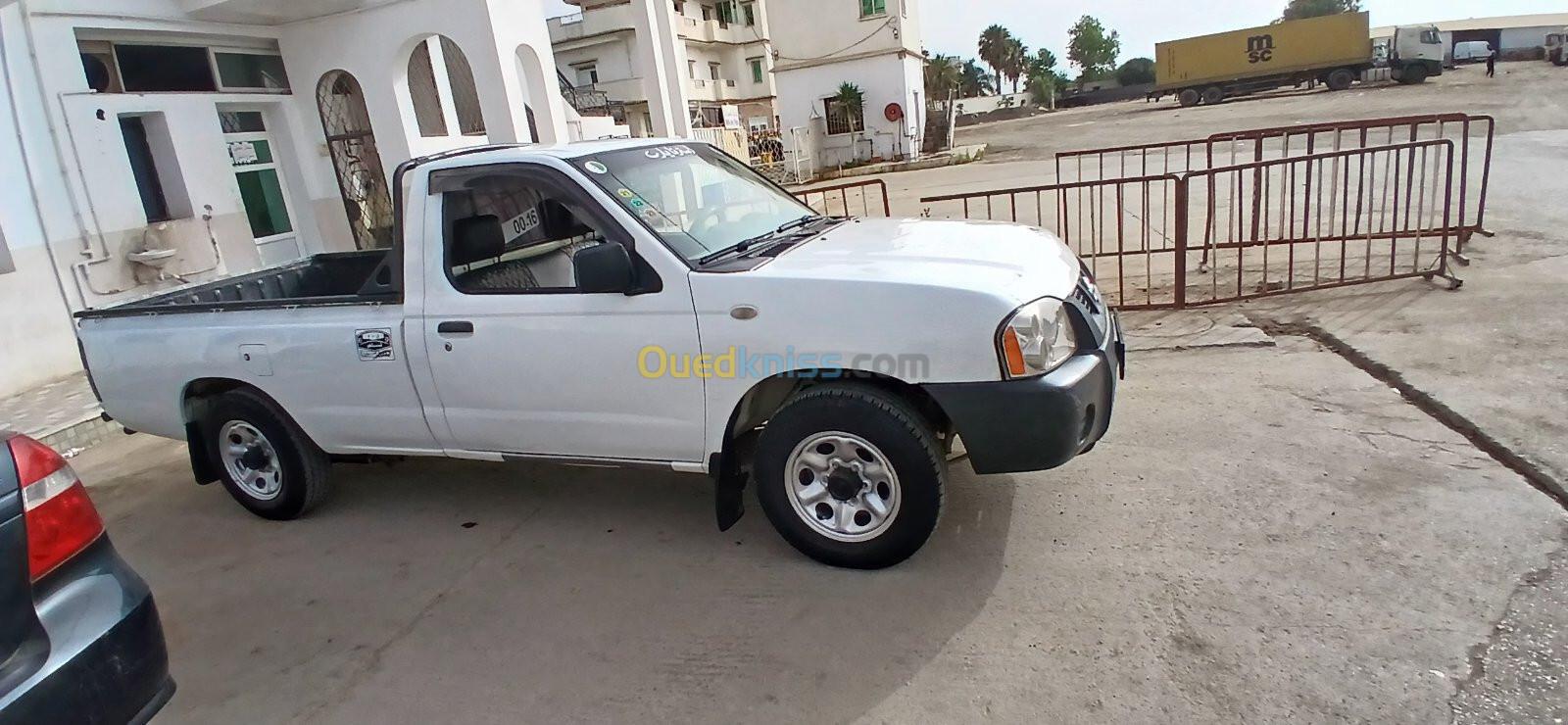 Nissan Pickup 2010 Pickup