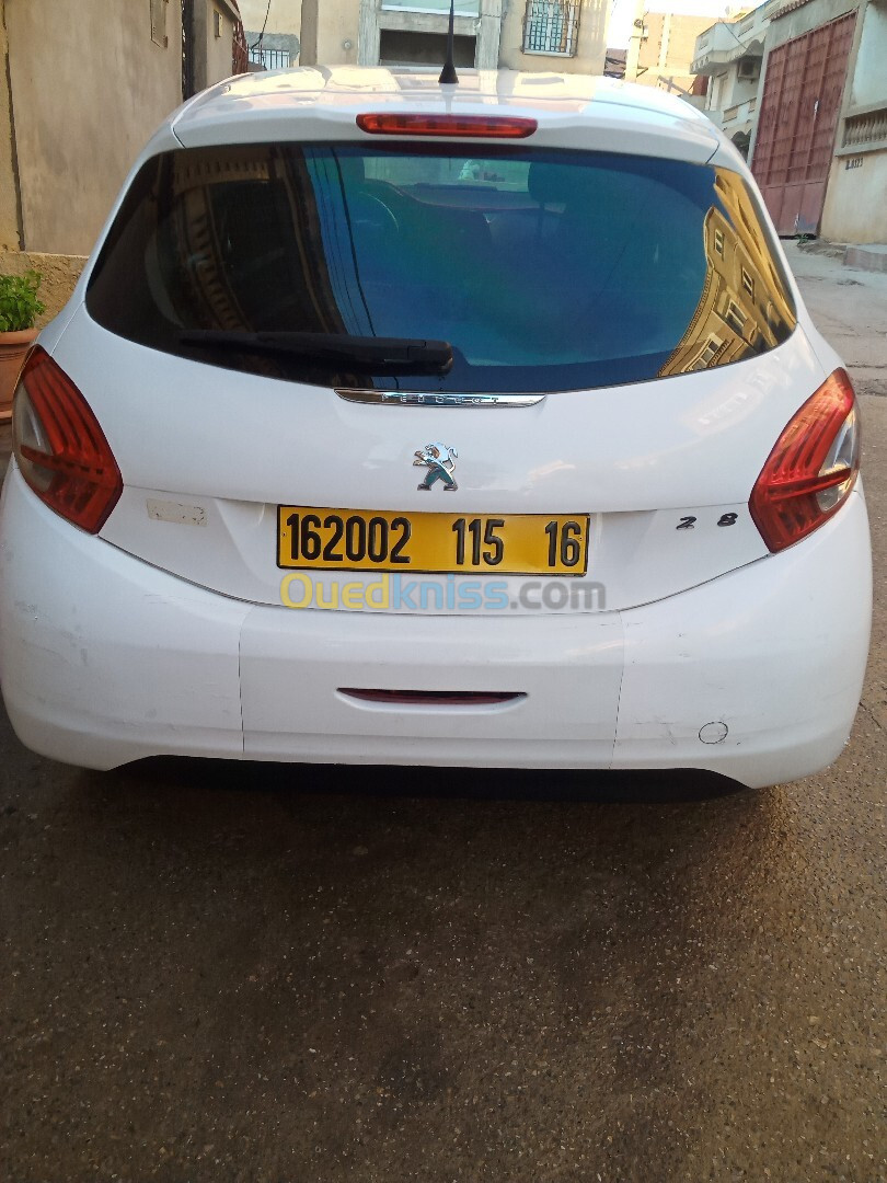 Peugeot 208 2015 Allure