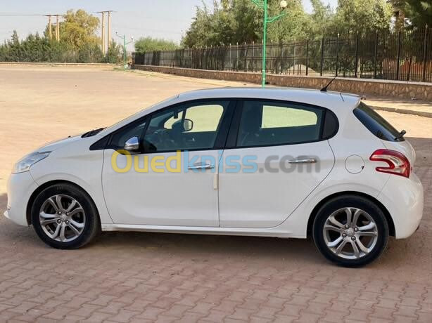 Peugeot 208 2014 Allure