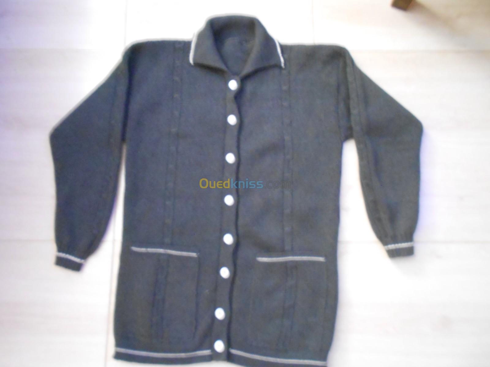 Vends lot de pull en laine enfants et adultes faits maison.