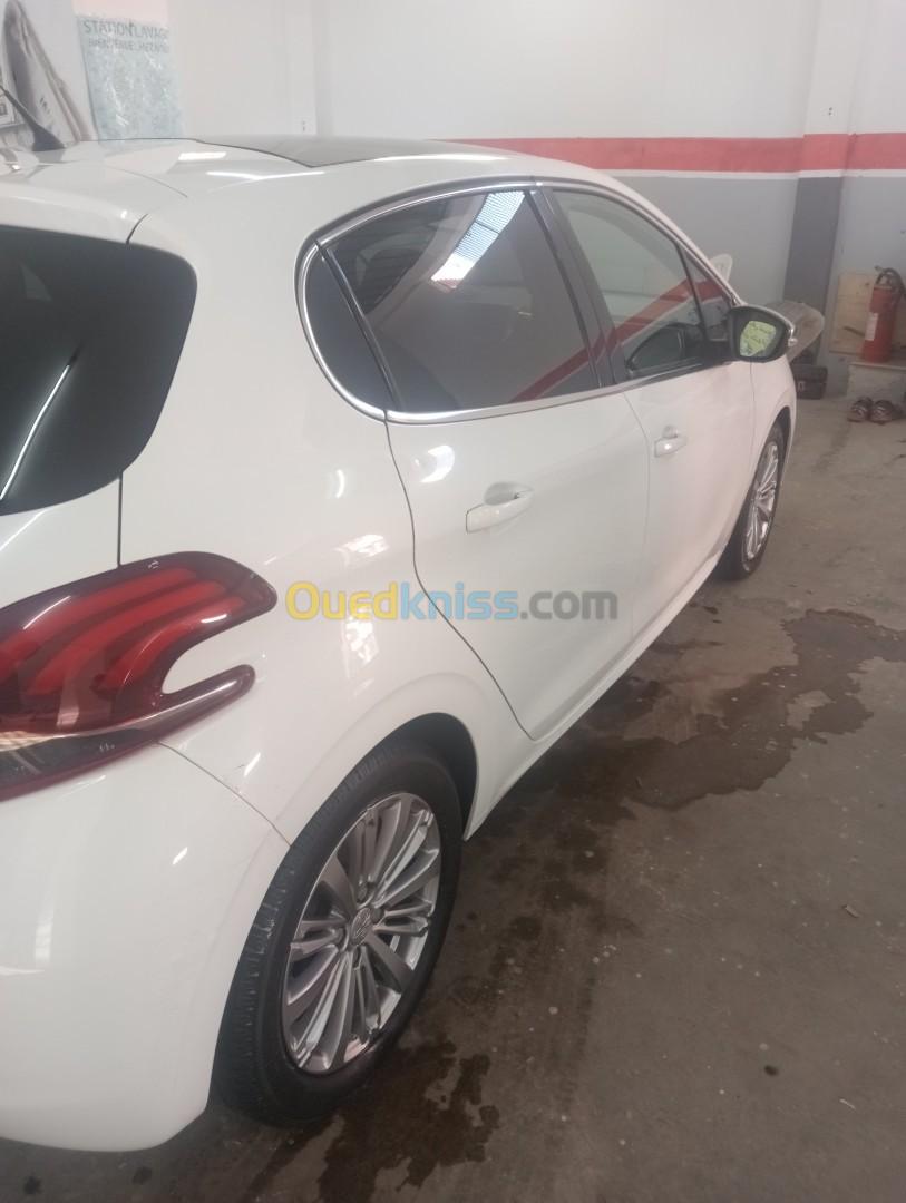 Peugeot 208 2018 Allure