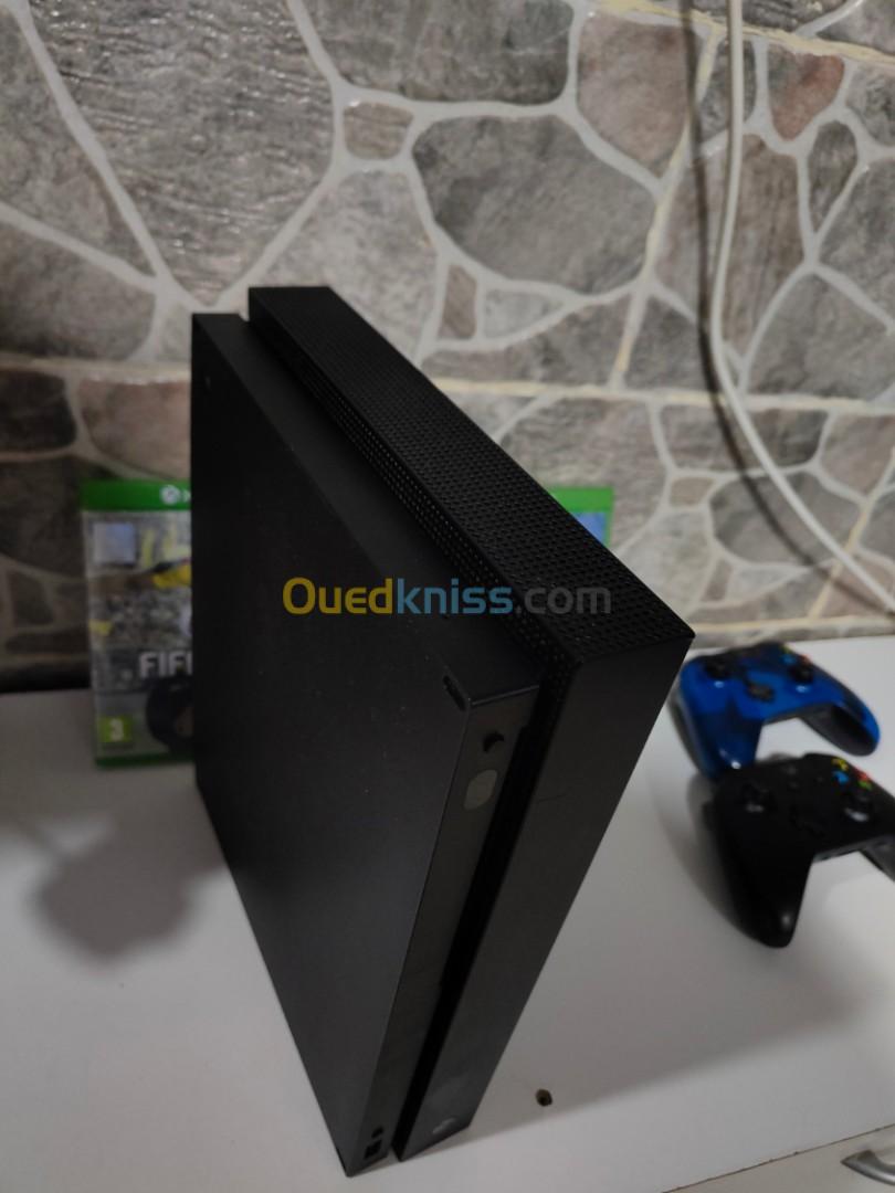 Xbox one X 1To 2 manetes 