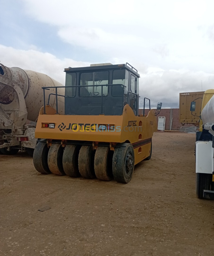 Jotec Compacteur pneumatique 2014