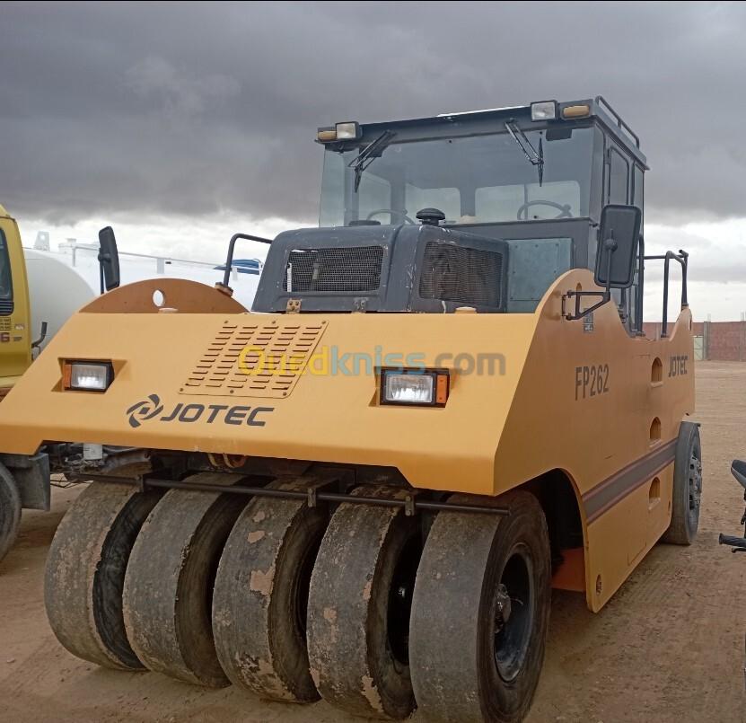 Jotec Compacteur pneumatique 2014