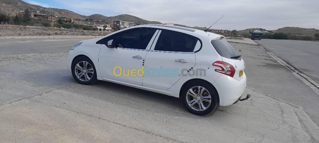 Peugeot 208 2012 Allure