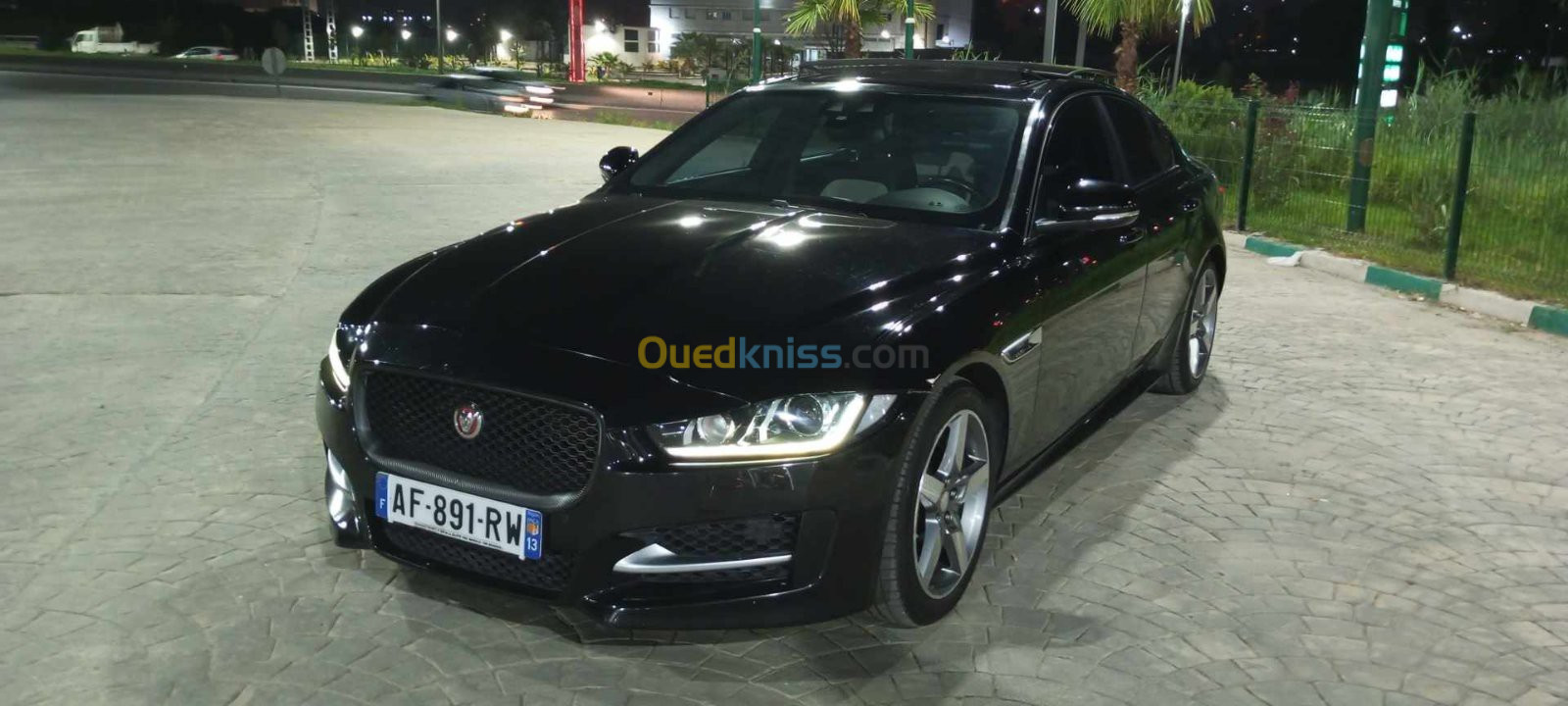 Jaguar Xe 2016 