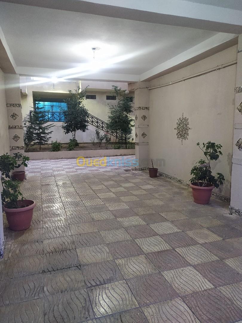 Location Appartement F4 Constantine Ain smara